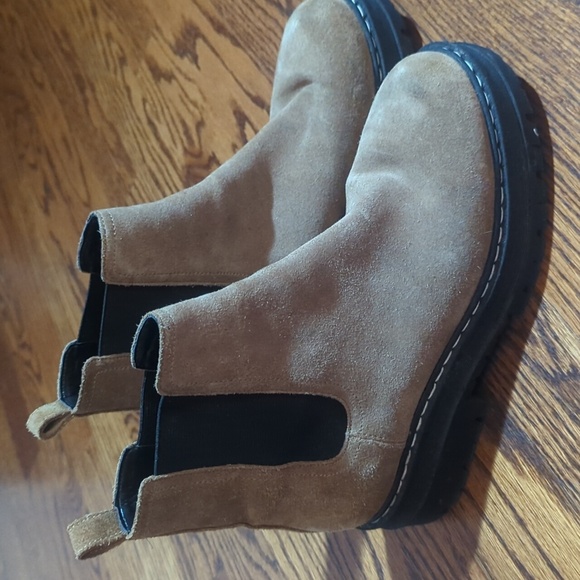 Marc Fisher Suede Boots LTD padmia Tan Lug Sole chunky Heel Chelsea Sz 6.5 - Picture 3 of 9